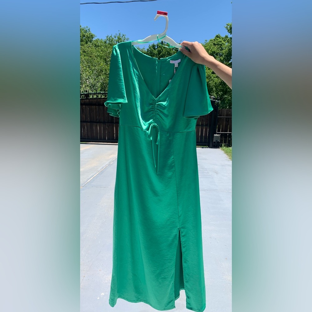 Gianni Bini Green Dress with Elegant Design